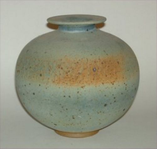 Carved vase form 002